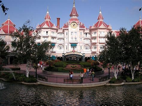 vienna dream castle hotel disneyland paris